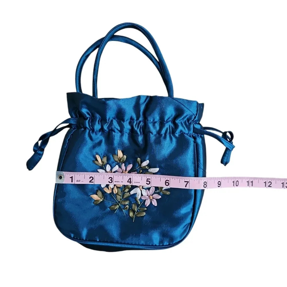 Vintage Women Small Handbag Navy Blue Satin Floral Drawstring Pristine Cottage - Picture 5 of 6